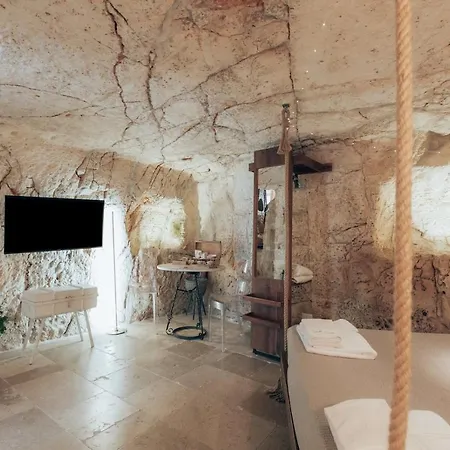 Grotta Carlotta * Ostuni