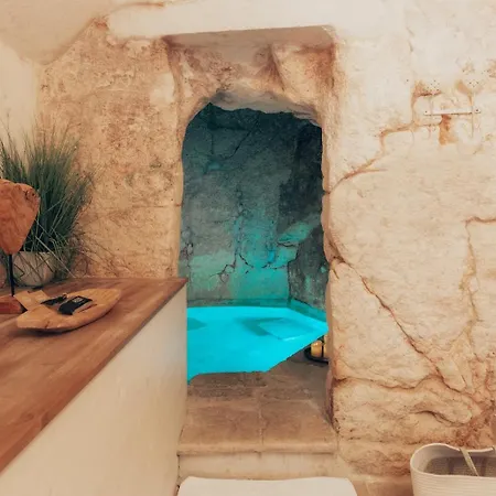 Grotta Carlotta