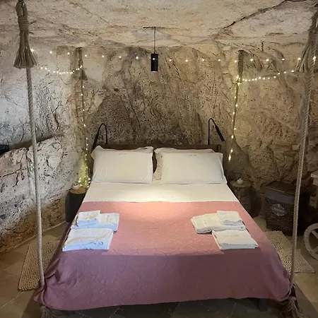 Grotta Carlotta 4*