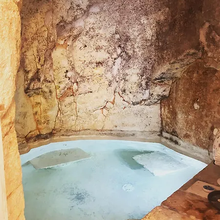 Grotta Carlotta *