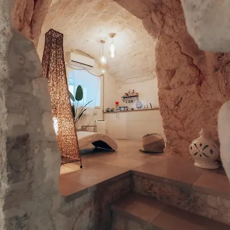 Grotta Carlotta *
