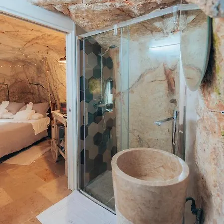 Grotta Carlotta Bed & Breakfast