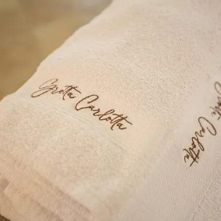 Bed & Breakfast Grotta Carlotta