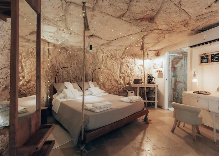 לינה וארוחת בוקר Grotta Carlotta אוסטוני